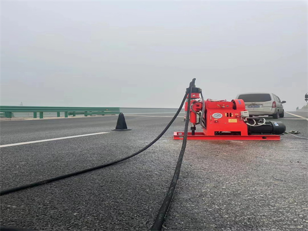 科尔沁右翼前马路路基路面开裂下沉注浆加固灌浆